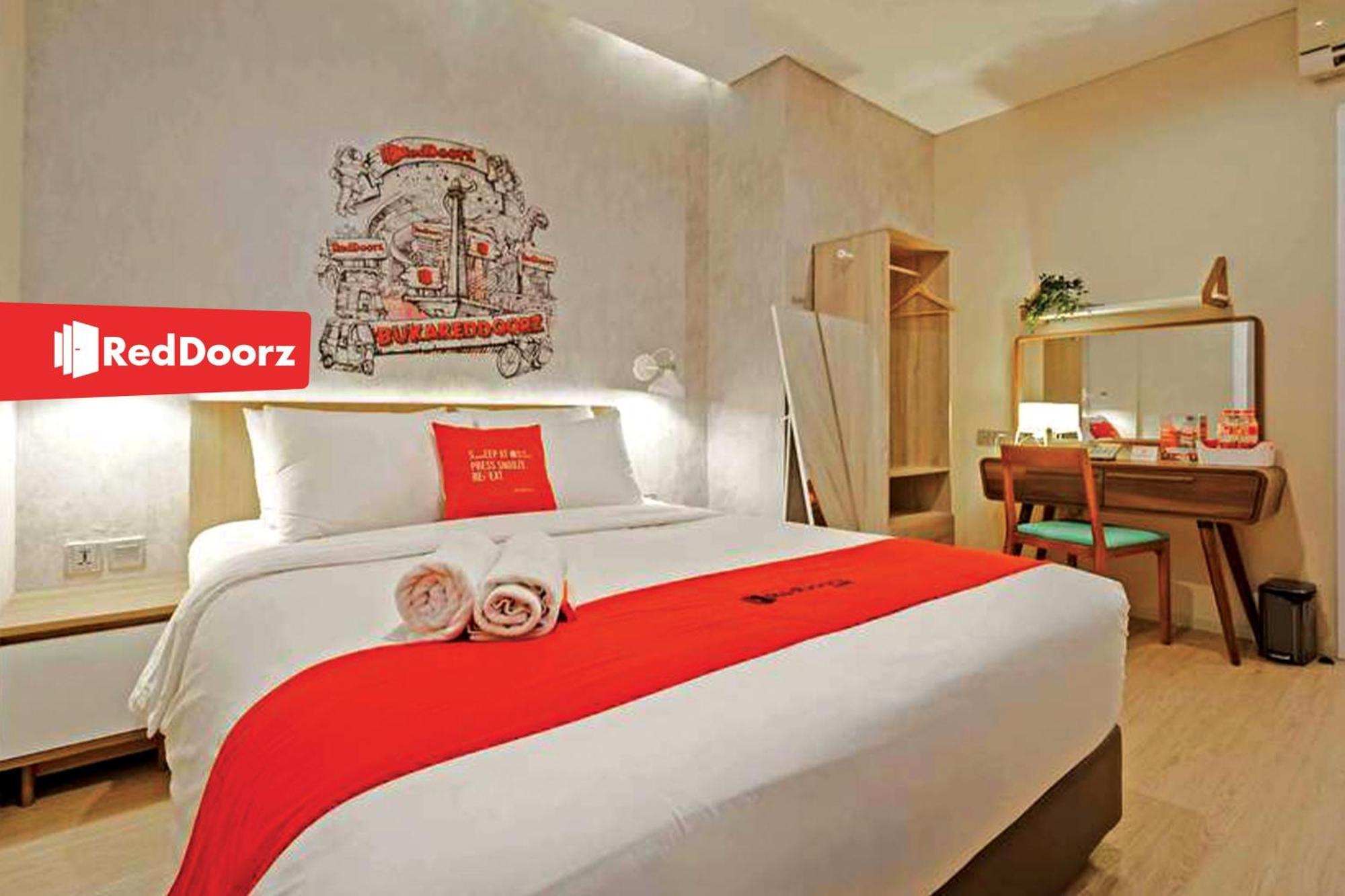 เรดดอร์ซ พลัส แอท จิเดง บารัต Hotel จาการ์ตา ภายนอก รูปภาพ