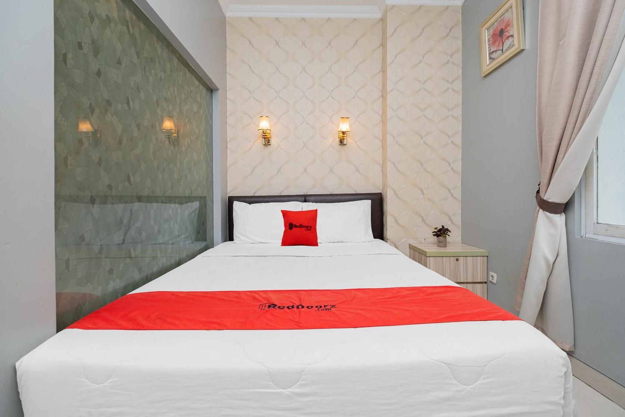 เรดดอร์ซ พลัส แอท จิเดง บารัต Hotel จาการ์ตา ภายนอก รูปภาพ